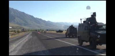 Van'da zırhlı polis aracının ge&ccedil;işi sırasında patlama