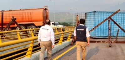 Venezuela'da 'savaşa' hazırlık! Yollar kesildi, barikatlar kuruldu