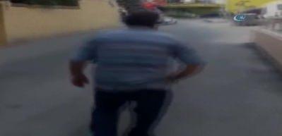 Videosunu &ccedil;eken adamı kayda alıp sosyal medyada paylaştı