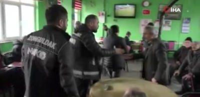 Polis uygulamayı b&ouml;yle tanıttı! Sadece bir butona bastı ve...
