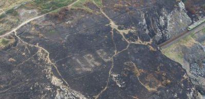 Yangın s&ouml;nd&uuml;, dev yazılar ortaya &ccedil;ıktı!