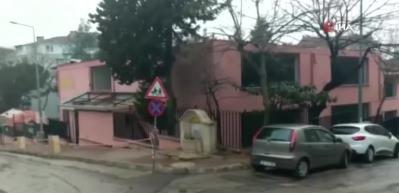 Yarım asırlık okul depreme dayanıksız olduğu i&ccedil;in yıkılıyor