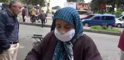 Yaşa değil yaş hesabına takılan kadın pazara girmek i&ccedil;in uzun s&uuml;re bekledi