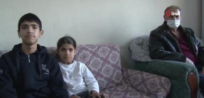  Yasin ve Elif kardeşler hayata &ccedil;ift renk bakıyor