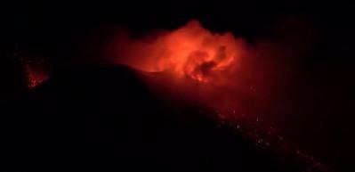 Yeniden faaliyete ge&ccedil;en Etna Yanardağı lav p&uuml;sk&uuml;rtt&uuml;