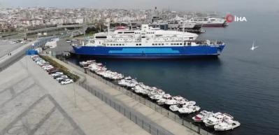 Yenikapı İskelesinde korona vir&uuml;s sessizliği