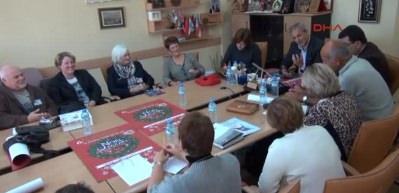 Yerleşik Ruslar dostluk mesajı verecek