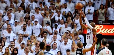 Miami Heat'te Ray Allen'dan yılın &uuml;&ccedil;l&uuml;ğ&uuml;