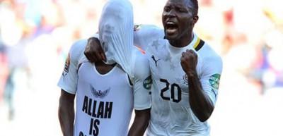 Tiş&ouml;rtteki 'Allah' yazısına sarı kart cezası!