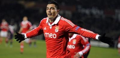 Benfica'da gol&uuml;n adı Oscar Cardozo!