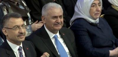 Yıldırım, tanıtım filmini izlerken g&ouml;zyaşlarına hakim olamadı