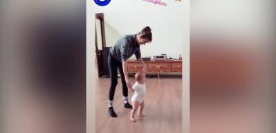 Yıldız &Ccedil;ağrı Atiksoy, Hazal Kaya'nın oğlu Fikret ile eğlenceli anlarını paylaştı! 