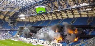 Yok b&ouml;yle bir taraftar grubu! Trib&uuml;n&uuml; yaktılar