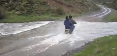 Yurdum insanının 'kahkahası' kırıp, ge&ccedil;iriyor