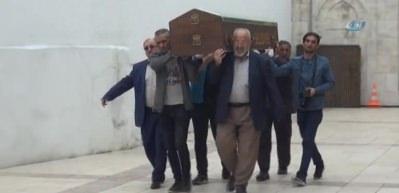 Y&uuml;rek yakan g&ouml;r&uuml;nt&uuml;! Tek tabutta 5 cenaze