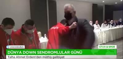 Milletvekili Hasan Turan'ı bir saniyede tuşladı! O anlar kamerada