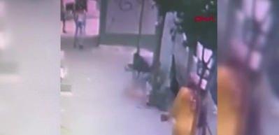 Zeytinburnu'nda bebek ikinci kattan d&uuml;şt&uuml;