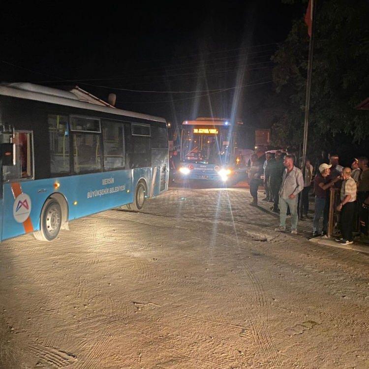 ANTALYA'DAKİ YANGIN NEDENİYLE MERSİN'DE 2 MAHALLE BOŞALTILDI