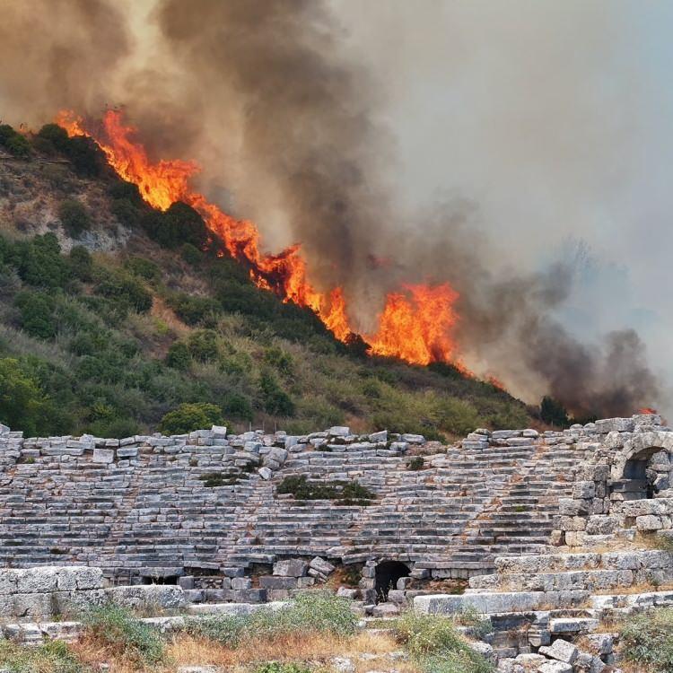 KÜLTÜR VE TURİZ BAKANLIĞI'NDAN 'PERGE ANTİK KENTİ' AÇIKLAMASI
