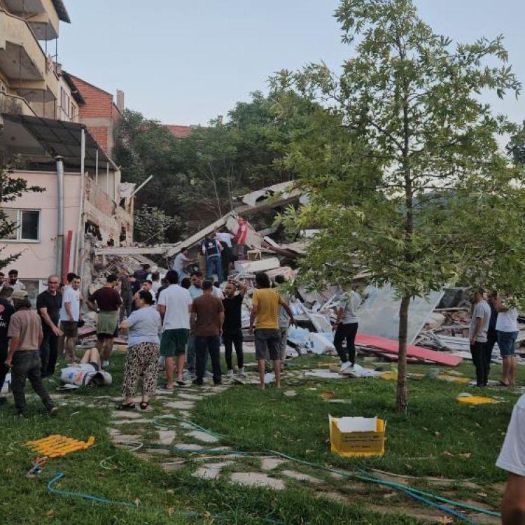 İÇİŞLERİ BAKANI ALİ YERLİKAYA DEPREM BÖLGESİNDE