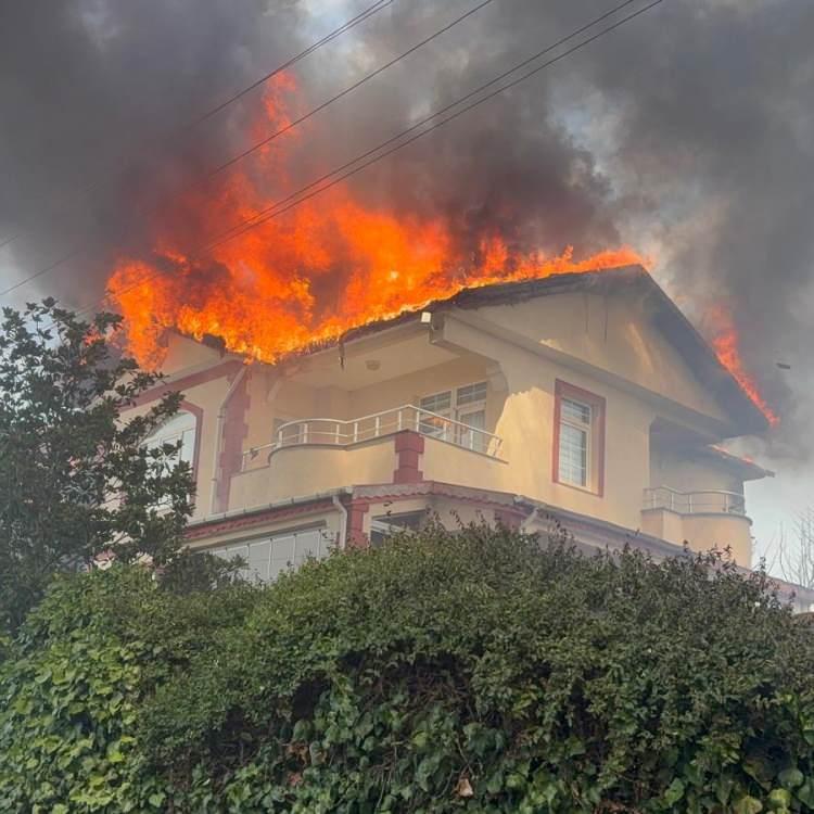 TEKİRDAĞ'DA BİR VİLLA YANDI