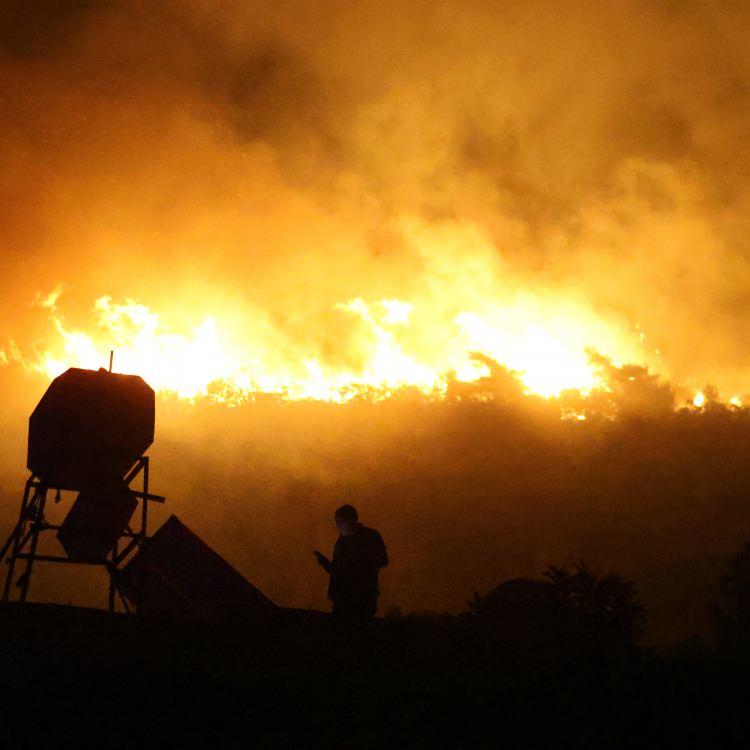 YAYLADAĞI'NDA YANGIN SÜRÜYOR