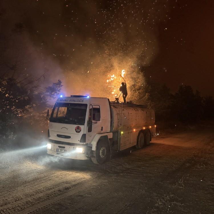 ÇANAKKALE'DEKİ YANGINA MÜDAHALE SÜRÜYOR