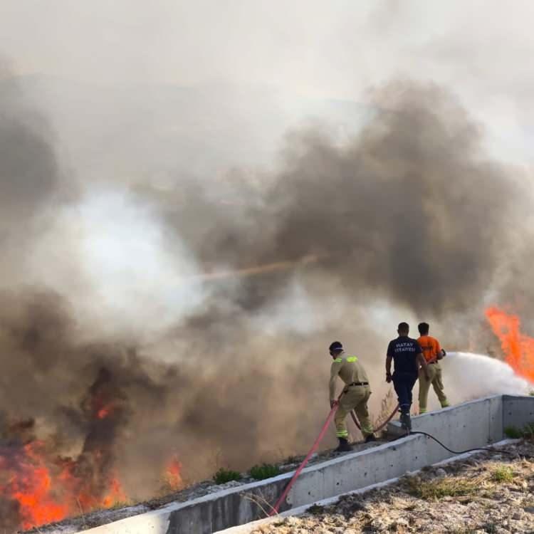 HATAY'DA ORMAN YANGINI KONTROL ALTINA ALINDI