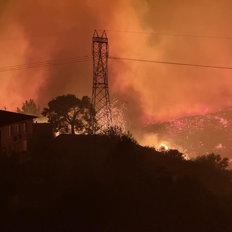 ALEVLER İSPATLI MAHALLESİ'NE SIÇRADI