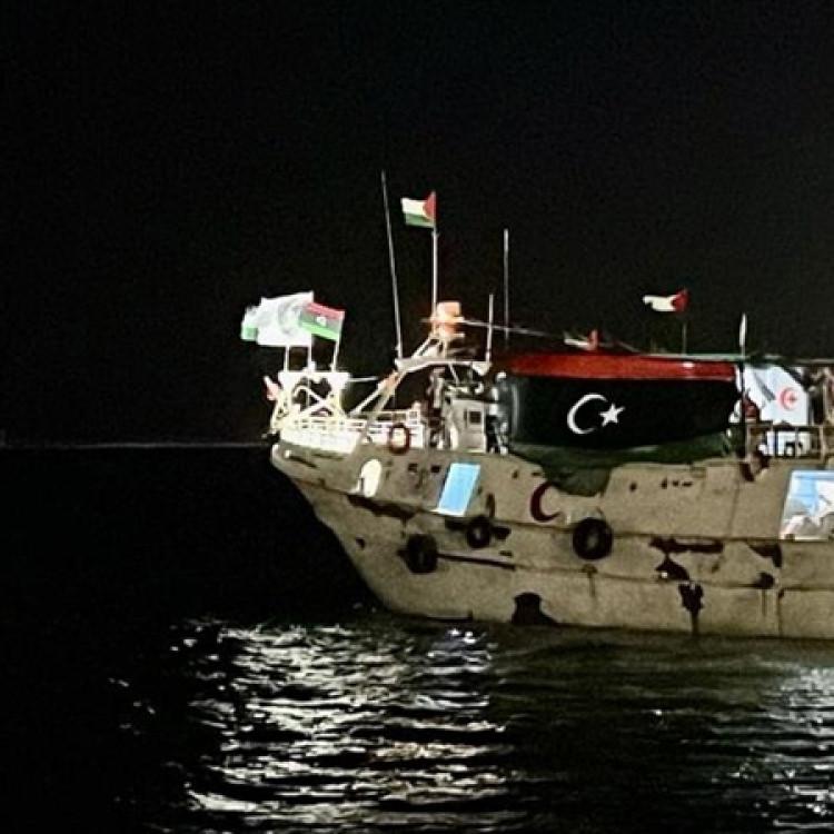 İSRAİL GEMİLERİ ELE GEÇİRİYOR