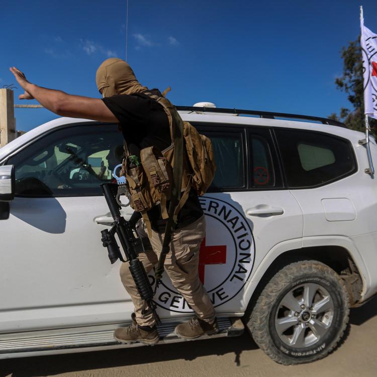 FİLİSTİNLİ 154 ESİR MISIR'DA