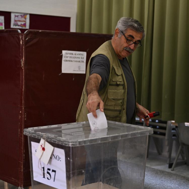 SEÇMENLERİN YÜZDE 13,43'Ü OY KULLANDI