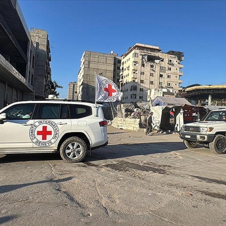 HAMAS, GAZZE ŞERİDİ'NDEKİ TÜM SAĞ İSRAİLLİ ESİRLERİ KIZILHAÇ'A TESLİM ETTİ