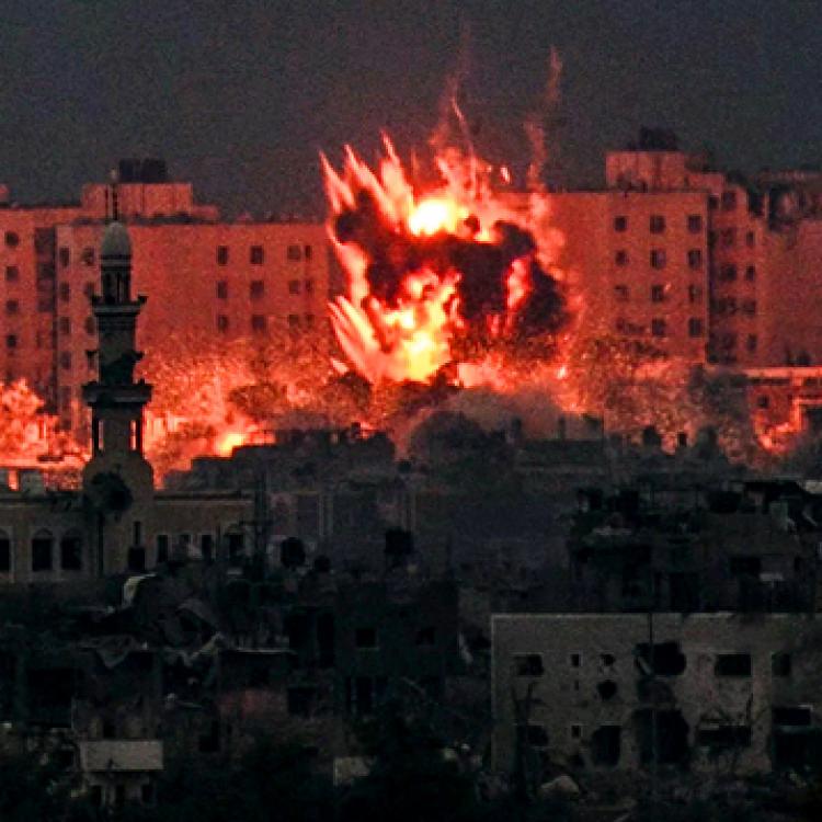 İSRAİL BUREYE MÜLTECİ KAMPINI BOMBALADI