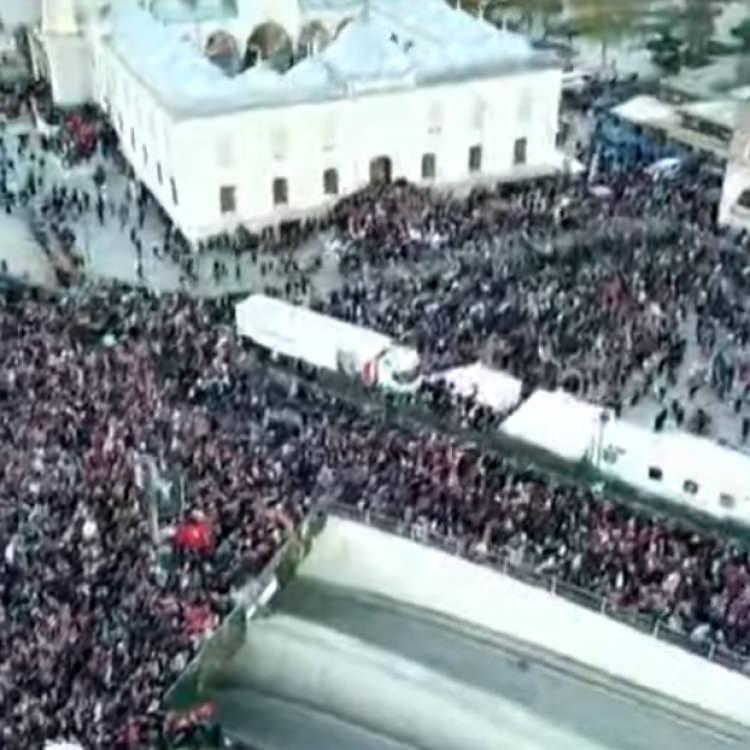 'KALABALIK SOKAKLARA SIĞMIYOR'