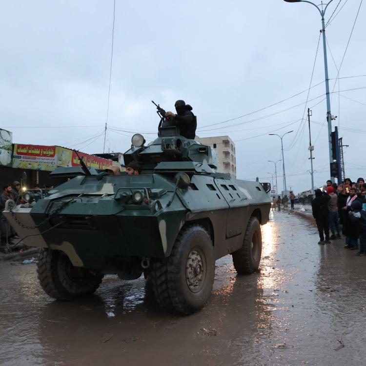 RAKKA'DA ŞİDDETLİ &Ccedil;ATIŞMALAR YAŞANIYOR