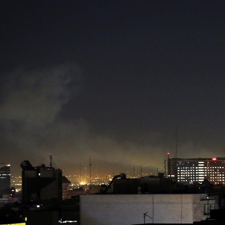 İRAN'IN BAŞKENTİ TAHRAN’DA PEŞ PEŞE PATLAMA SESLERİ DUYULDU