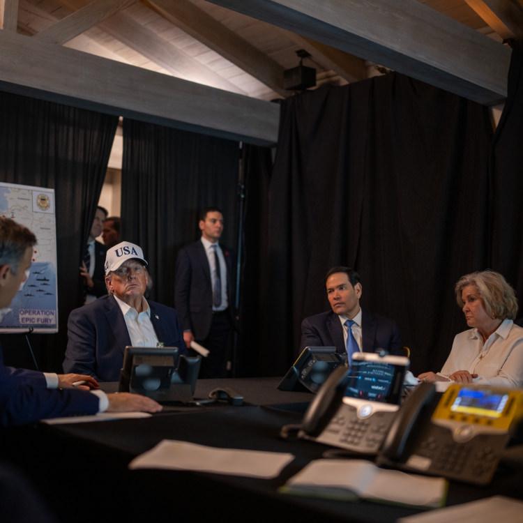 ABD BAŞKANI TRUMP, İRAN LİDERİ HAMANEY'İN 