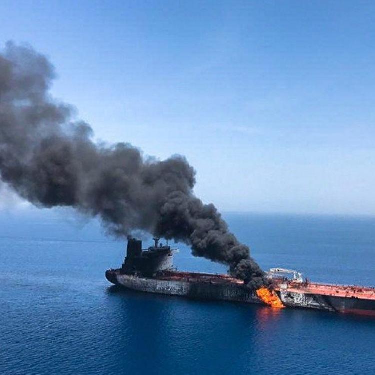 İRAN: HÜRMÜZ'DE BİR GEMİ DAHA VURDUK