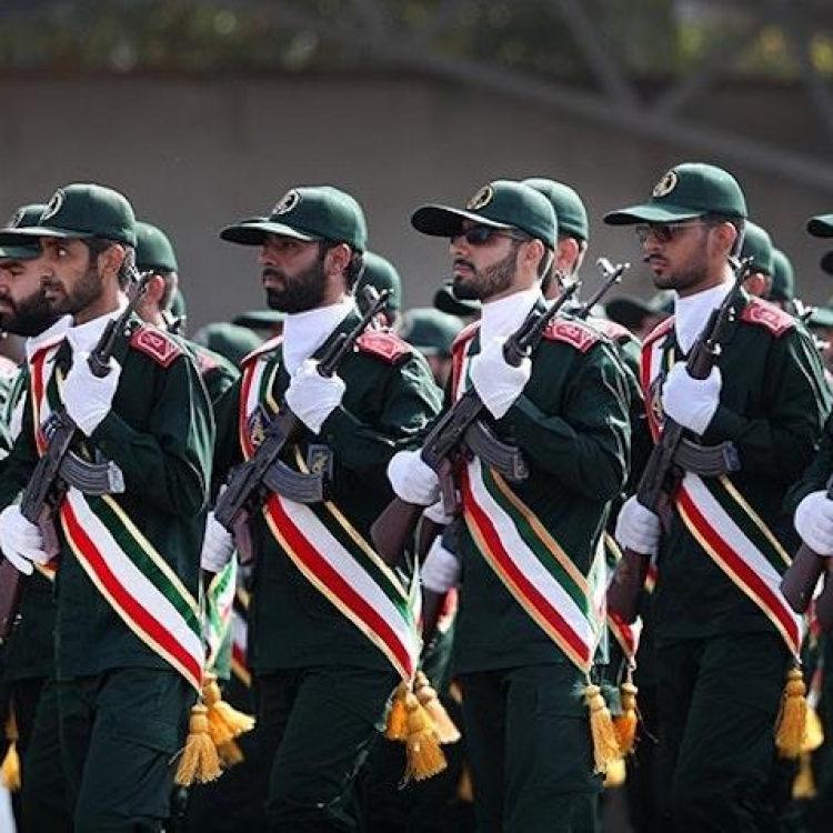 İRAN DEVRİM MUHAFIZLARI: UZUN S&Uuml;RELİ SAVAŞA HAZIRIZ, YENİ SİLAHLARI SAHAYA S&Uuml;RMEDİK