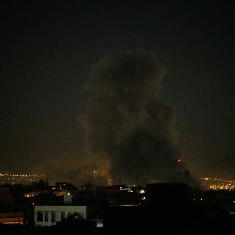 TAHRAN'DA PATLAMA SESLERİ DUYULDU