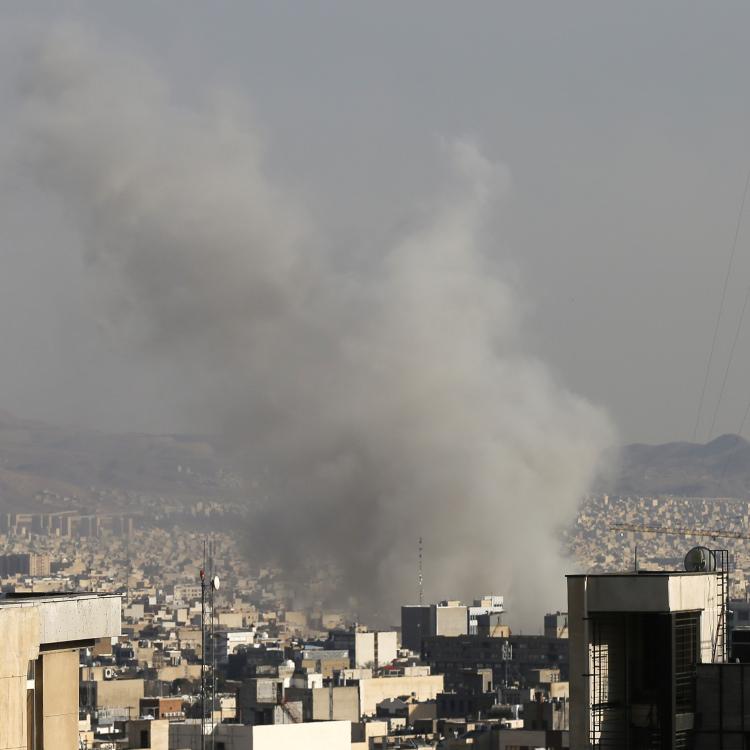 İRAN'IN ÇEŞİTLİ BÖLGELERİNDE PATLAMA SESLERİ DUYULDU