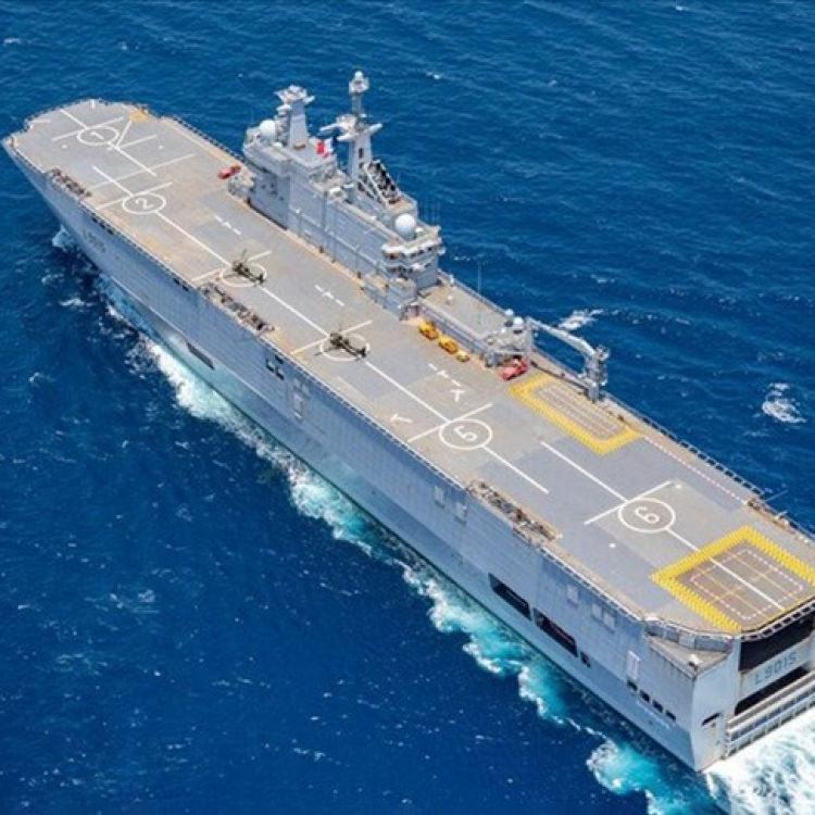 FRANSA AKDENİZ'E AMFİBİ HELİKOPTER GEMİSİ KONUŞLANDIRDIĞINI DUYURDU