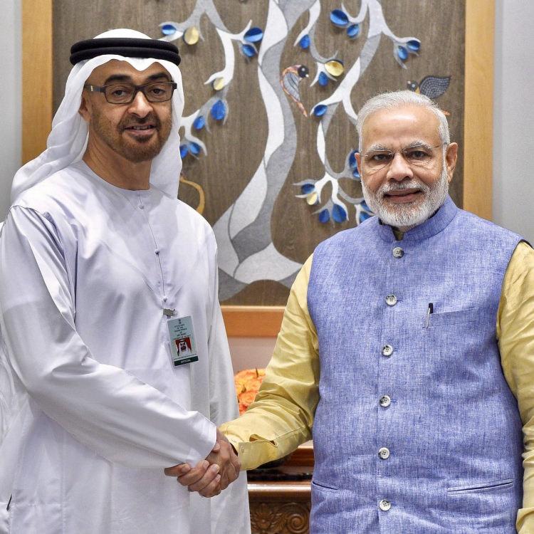 HÜRMÜZ BOĞAZI'NDA SON 3 GÜNDE SADECE 15 GEMİ GEÇTİ