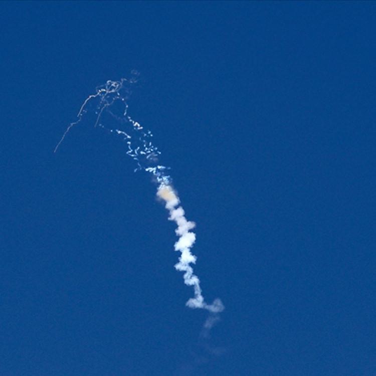 İRAN: İSRAİL'DEKİ HEDEFLER VE ABD'NİN B&Ouml;LGEDEKİ &Uuml;SLERİ F&Uuml;ZE VE İHA'LARLA HEDEF ALINDI