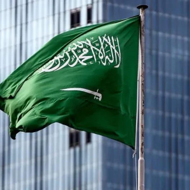 SUUDİ ARABİSTAN’DA RAFİNERİ HEDEF ALINDI