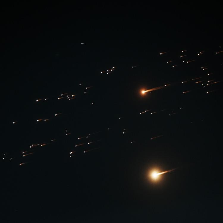 İRAN, BASRA KÖRFEZİ'NE KIYISI OLAN ÜLKELERE SALDIRI BAŞLATTI