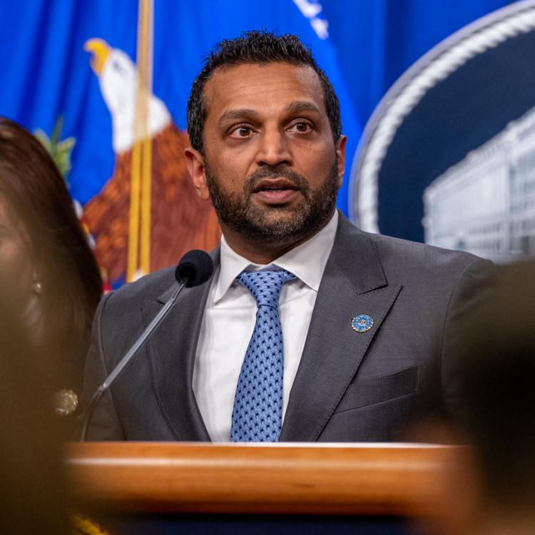 İRANLI HACKERLAR FBI DİREKT&Ouml;R&Uuml;N&Uuml;N E POSTA HESABI HACKLEDİ