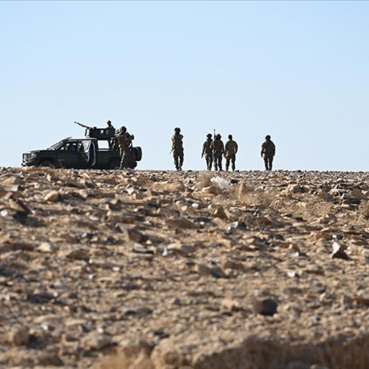 ENBAR'DAKİ ASKERİ B&Ouml;LGEYE SALDIRI