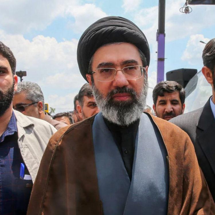 THE TIMES: M&Uuml;CTEBA HAMANEY AĞIR YARALI, KUM ŞEHRİNDE TEDAVİ G&Ouml;R&Uuml;YOR